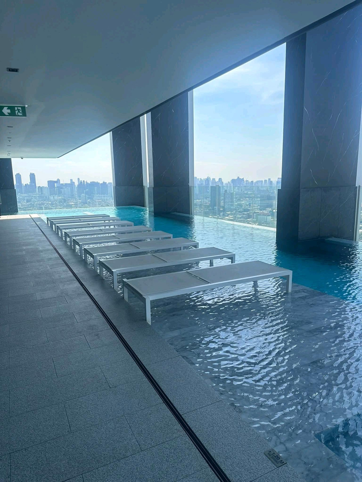 For SaleCondoAri,Anusaowaree : For sale: Noble Around Ari, next to the main road.