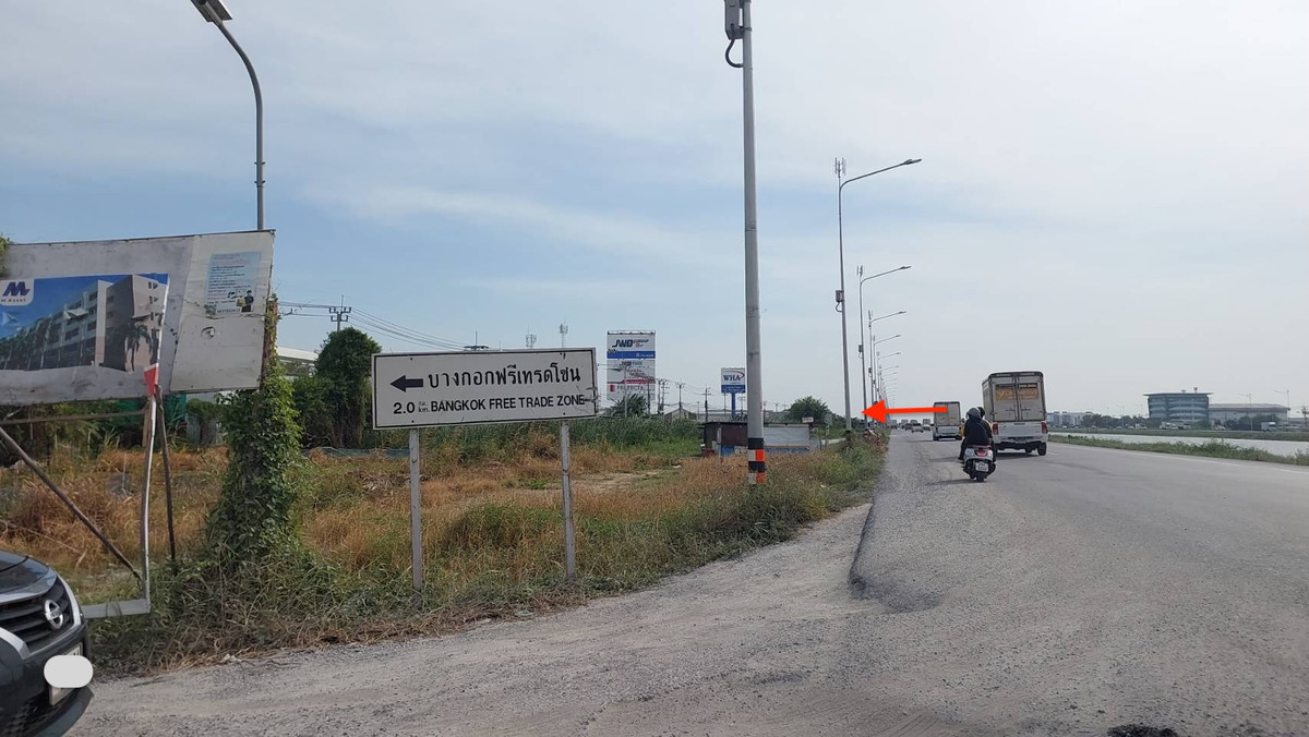 For SaleLandSamut Prakan,Samrong : 3 rai of vacant land for sale – potential location in the purple zone, suitable for building a factory/warehouse. Road along the Suvarnabhumi Water Canal