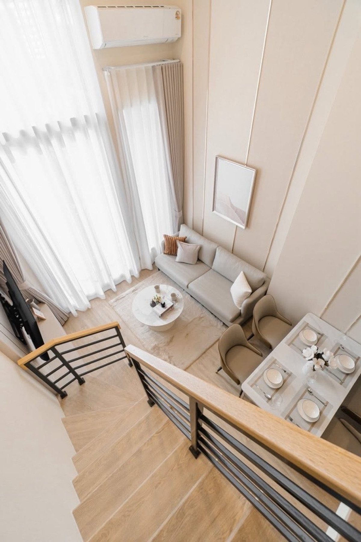 ให้เช่าคอนโดสยาม จุฬา สามย่าน : ❤️Culture Chula – Luxury Condo for Rent line @900cqqhk tel 0859114585
34,000 THB/month
• 1 Bed, 1 Bath | 36 sqm | 9th Floor
• Fully furnished, modern décor, ready early December
• Open view, high privacy

Prime Location
• Walk to Dusit Central Park & 