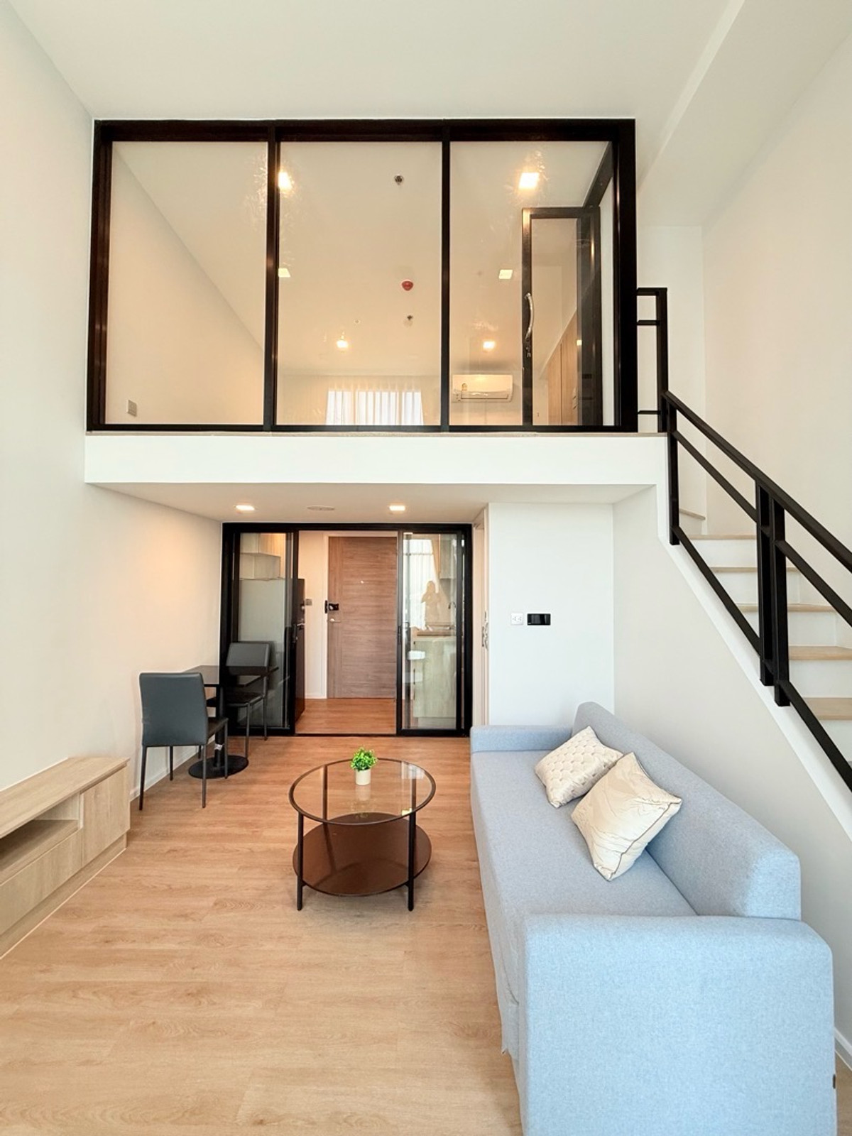 ให้เช่าคอนโดอ่อนนุช อุดมสุข : **ให้เช่า Duplex "𝗠𝗼𝗱𝗶𝘇 𝗦𝘂𝗸𝗵𝘂𝗺𝘃𝗶𝘁 𝟱𝟬" ห้องสวย แต่งครบ