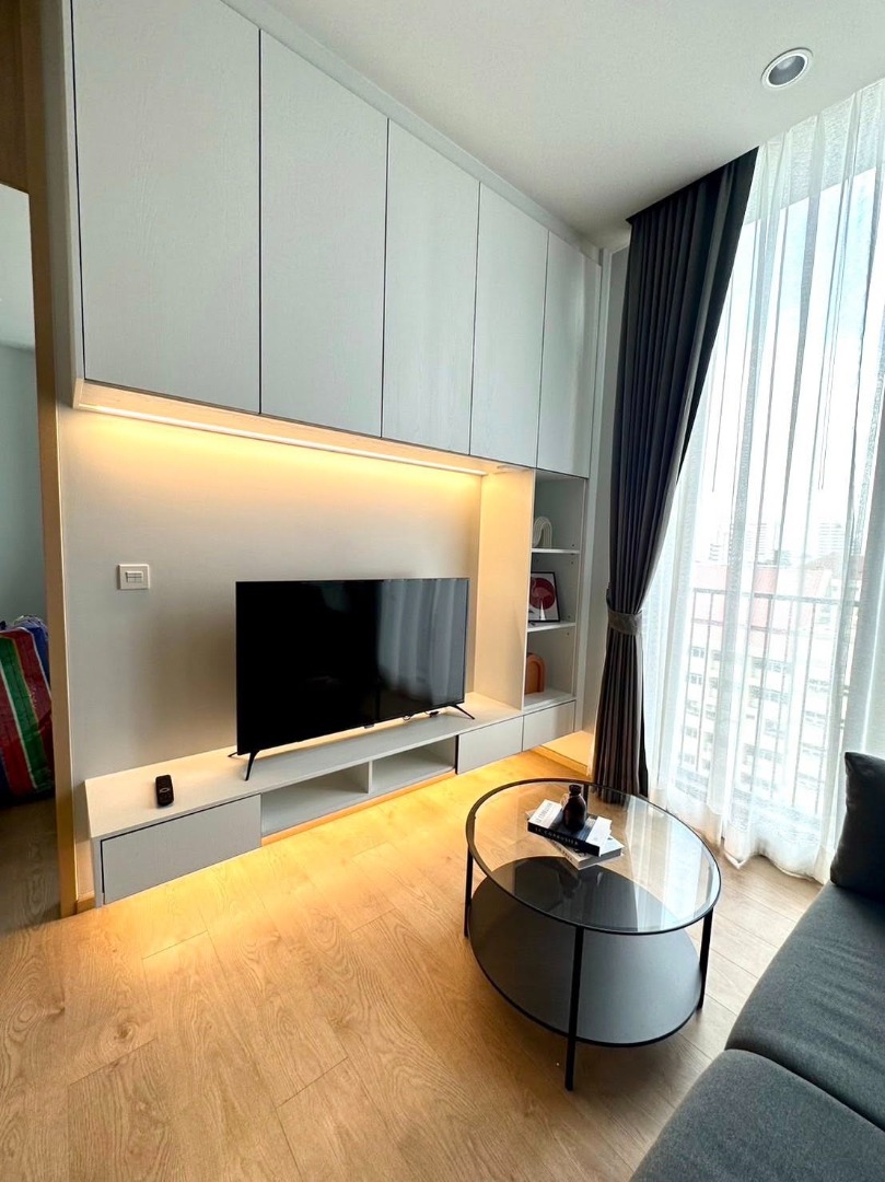 ให้เช่าคอนโดสุขุมวิท อโศก ทองหล่อ : 🔥ให้เช่าด่วน🔥โนเบิล บีไนน์ทีน ห้องแต่งสวย เฟอร์นิเจอร์ครบพร้อมเข้าอยู่ ใกล้ MRT สุขุมวิท และ BTS อโศก