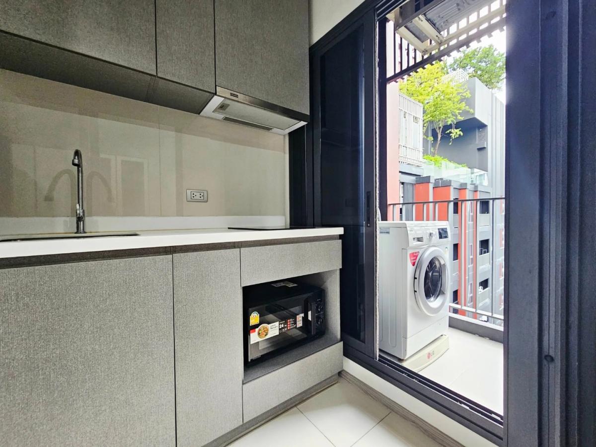 ให้เช่าคอนโดพระราม 9 เพชรบุรีตัดใหม่ RCA : 🔥ให้เช่าด่วน🔥ไลฟ์ อโศก ไฮป์ เฟอร์นิเจอร์ครบพร้อมเข้าอยู่ เพียง 300 เมตร จาก MRT พระราม 9