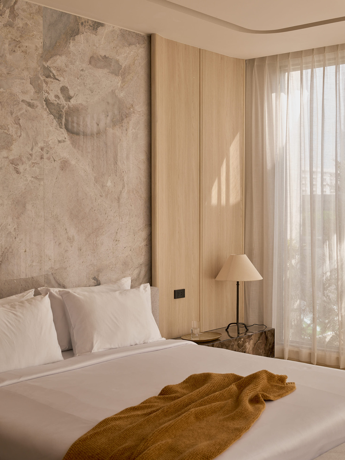 For SaleTownhomeSukhumvit, Asoke, Thonglor : 📢👇 5-storey townhome with a private lift, with the option to customize the space into either a swimming pool or a garden. You can design the interior layout and number of rooms according to your needs. Ideal for both home office use and residence