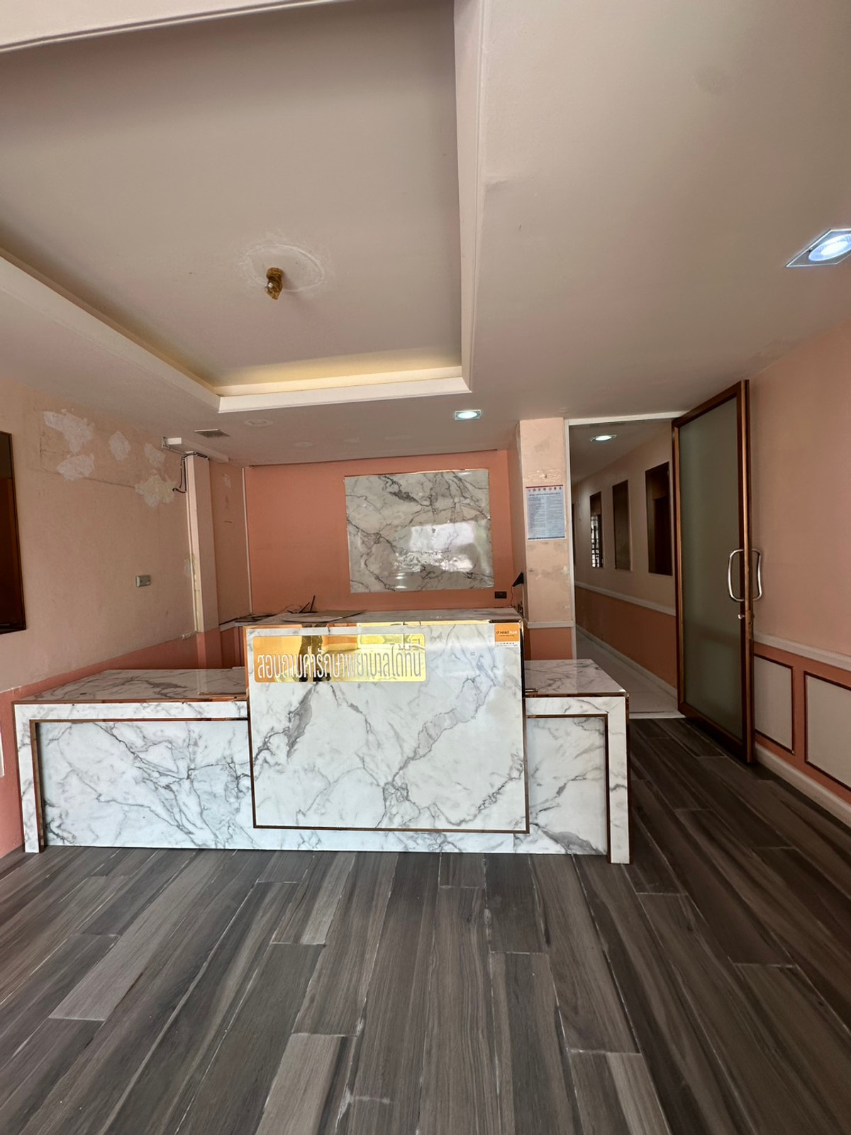 For RentShop HouseRamkhamhaeng, Hua Mak : 🏢 Urgent! 4-story shophouse for rent — prime location, Soi Lat Phrao 94 ✨ connecting Sriwara – Town in Town Traveling is very convenient.