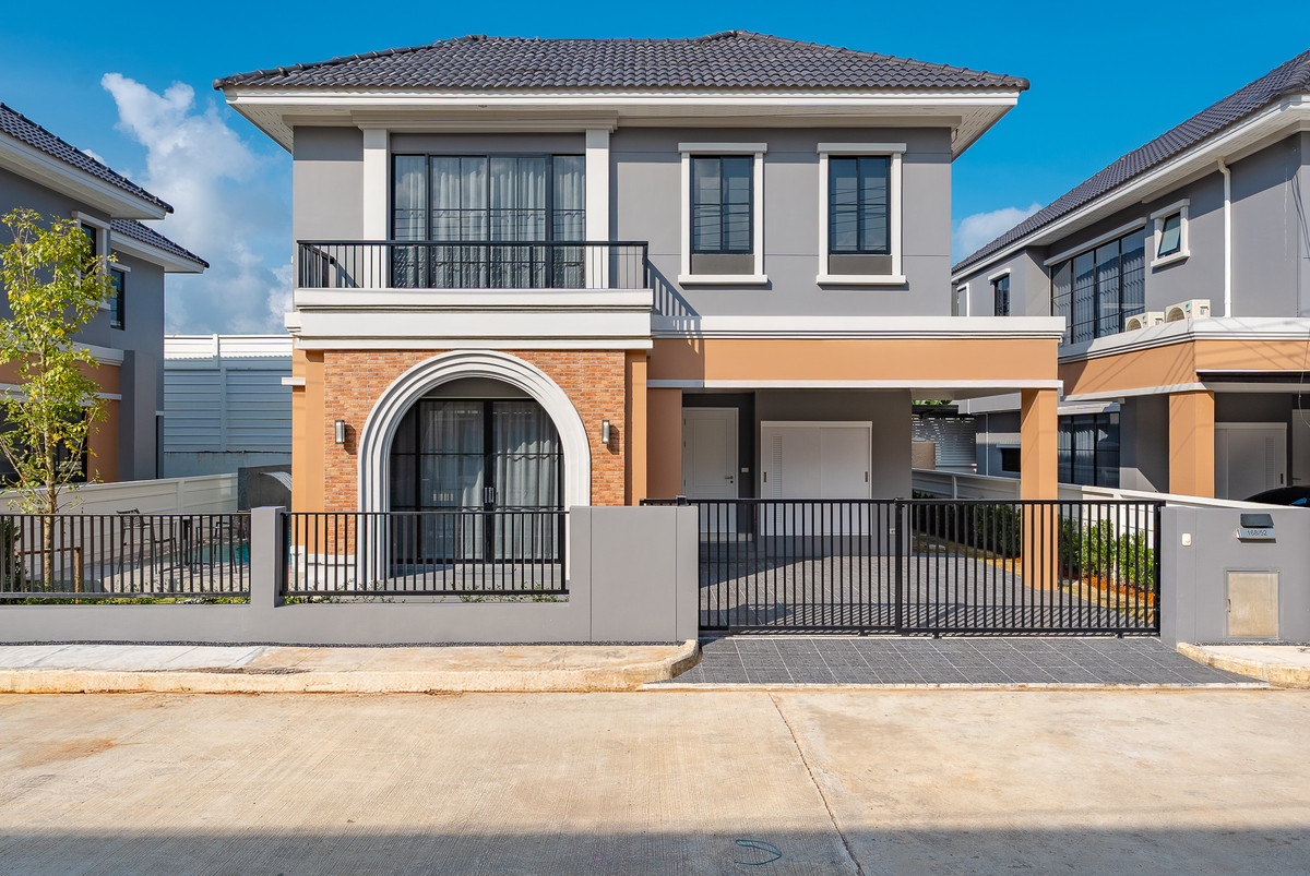 For RentHousePhuket : 🌴FOR RENT🌴 Luxury 4-Bed English Style House with Pool at Crown Estate (Dulwich Rd), Next to British International School Phuket – Ready to Move In