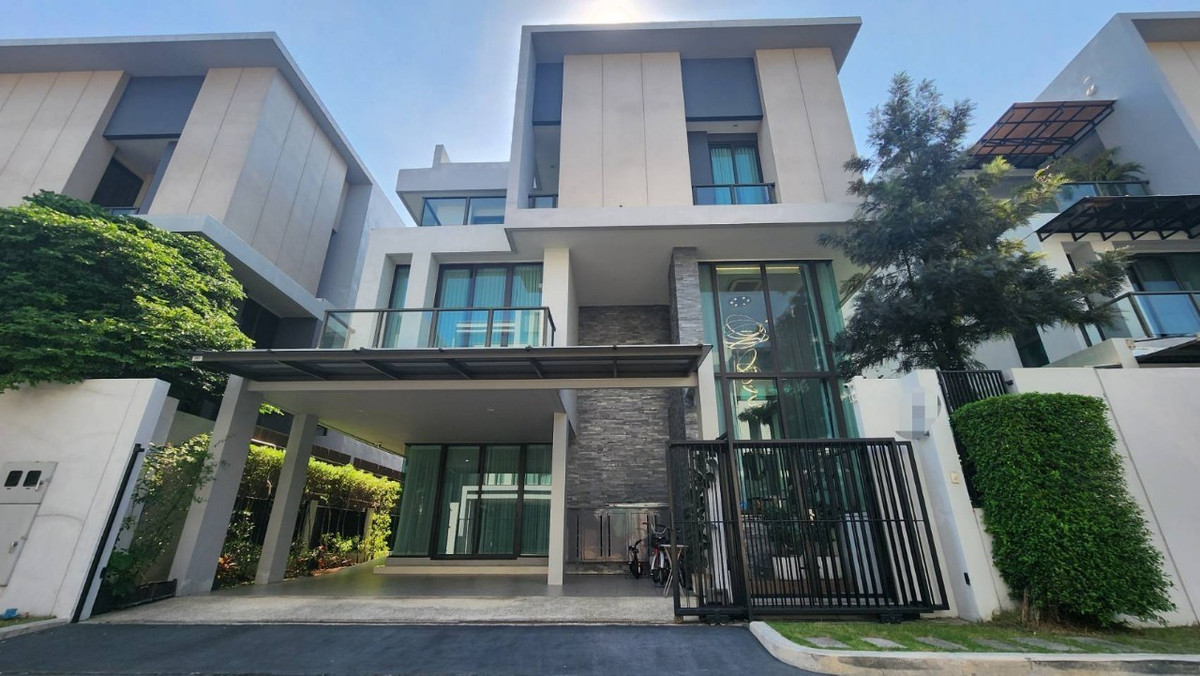 For SaleHouse : บ้านกลางเมือง คลาสเซ่ เอกมัย - รามอินทรา: ที่สุดของ Luxury Villa 3 ชั้น พื้นที่ 346 ตร.ม. พร้อมเข้าอยู่!