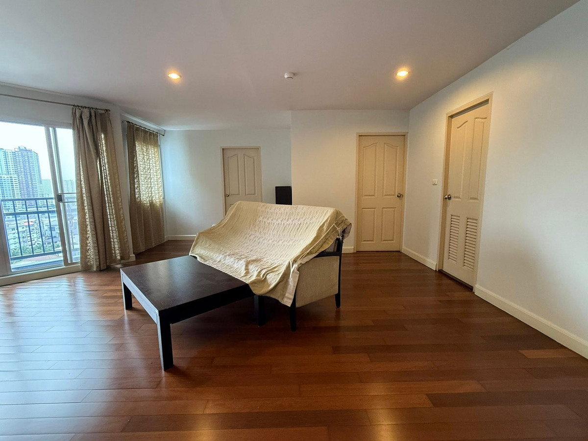 ขายคอนโดสาทร นราธิวาส : คอนโดพื้นที่กว้างสาทร นราธิวาส 2 ห้องนอน 2 ห้องน้ำ วิวเมือง