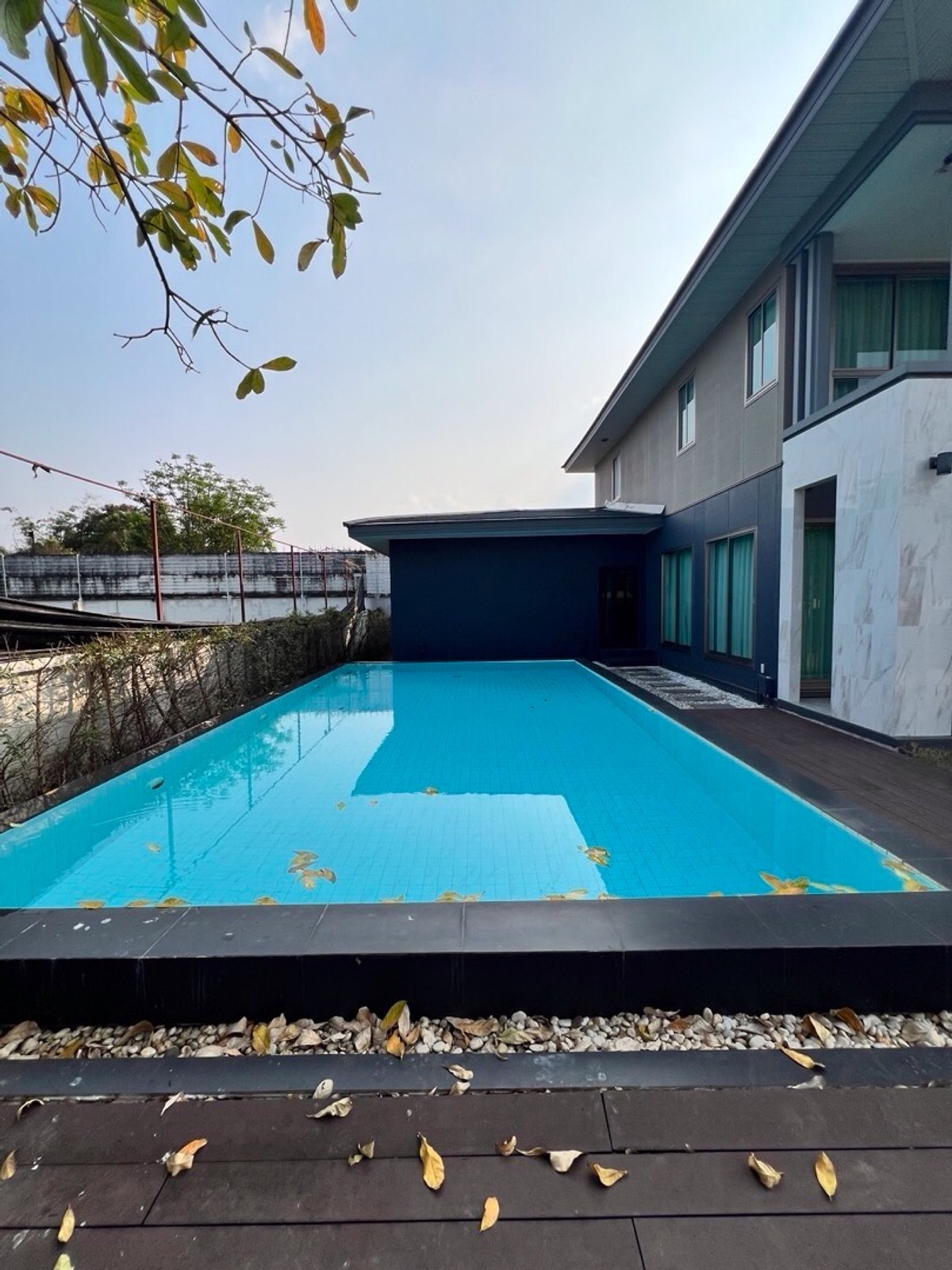 บ้านมีนบุรี-ร่มเกล้า : ขายและให้เช่า เพอเฟคเพลส Masterpiece Century รามคำแหง164 เนื้อที่250ตารางวา