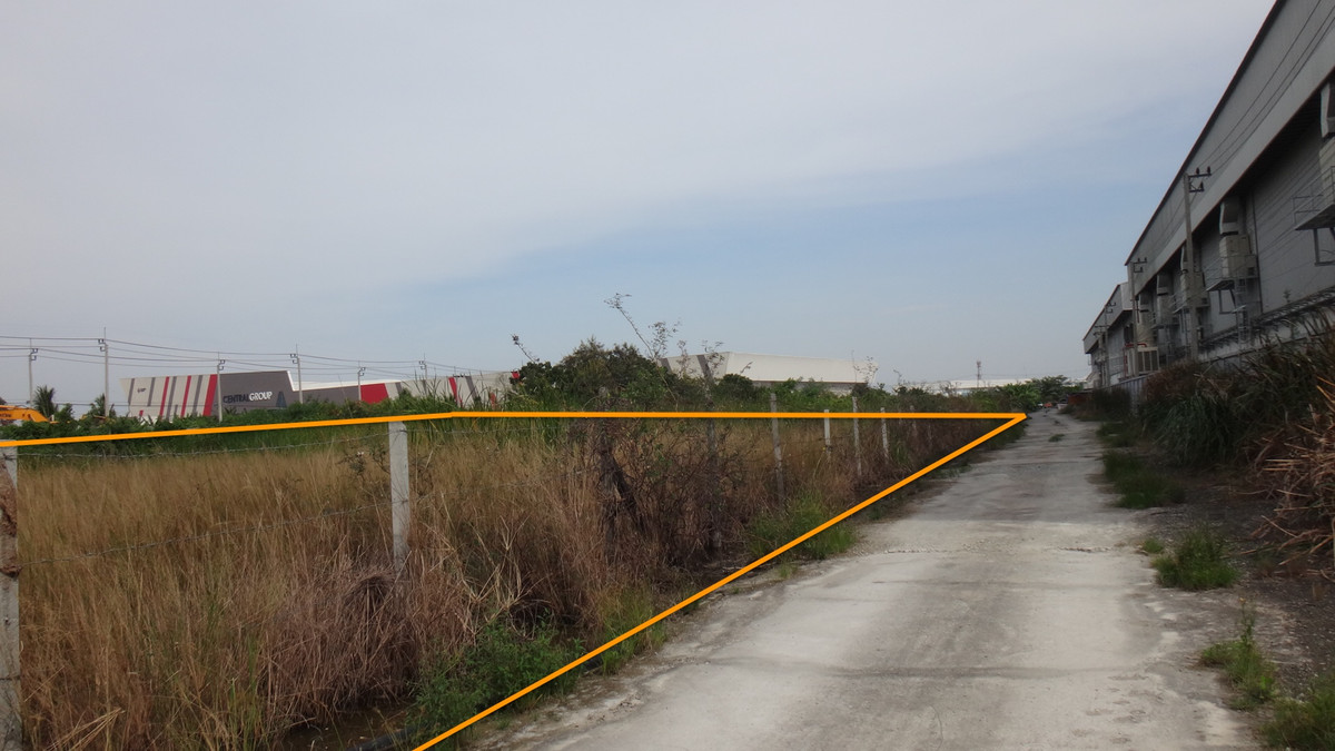 For SaleLandSamut Prakan,Samrong : 3 rai of vacant land for sale – potential location in the purple zone, suitable for building a factory/warehouse. Road along the Suvarnabhumi Water Canal