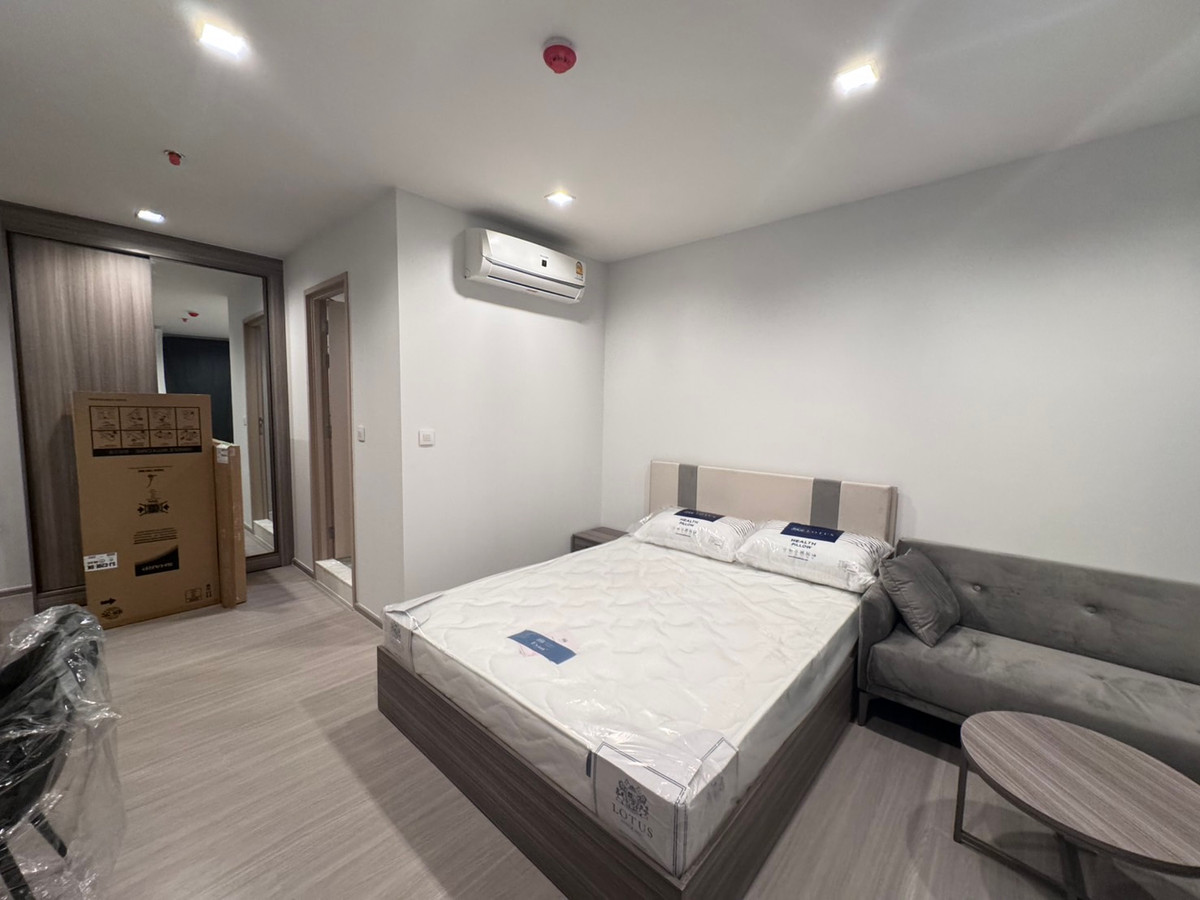 For RentCondoThaphra, Talat Phlu, Wutthakat : Life Sathorn Sierra, Available for rent, please inquire.