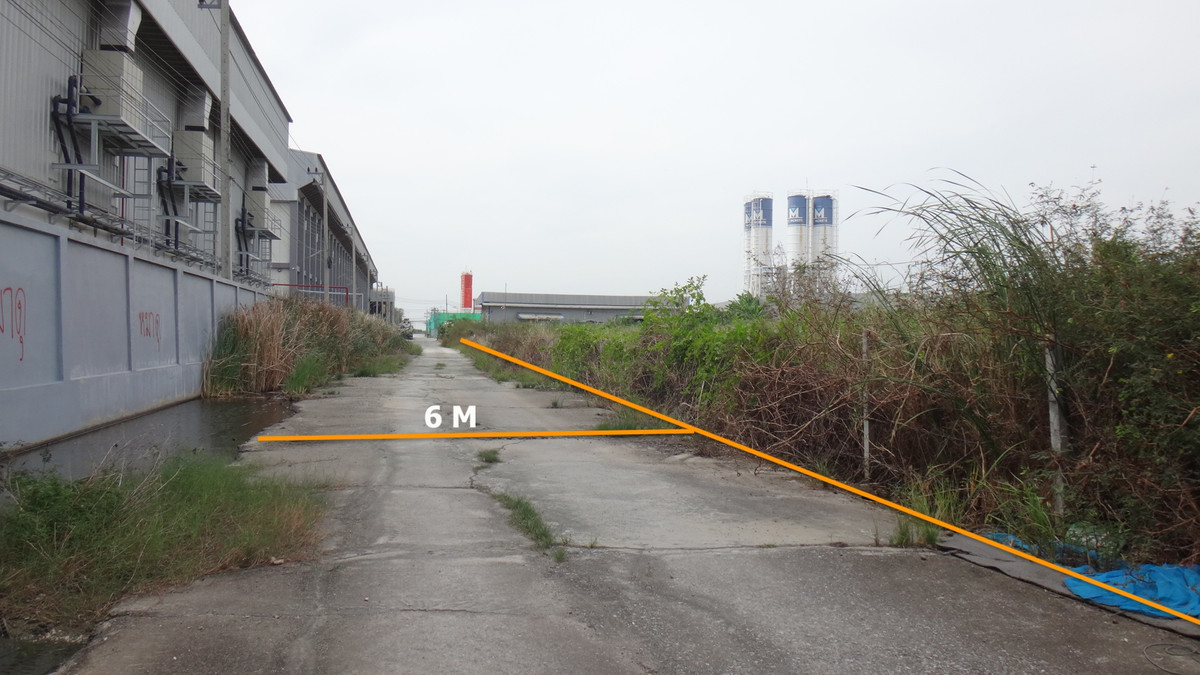 For SaleLandSamut Prakan,Samrong : 3 rai of vacant land for sale – potential location in the purple zone, suitable for building a factory/warehouse. Road along the Suvarnabhumi Water Canal