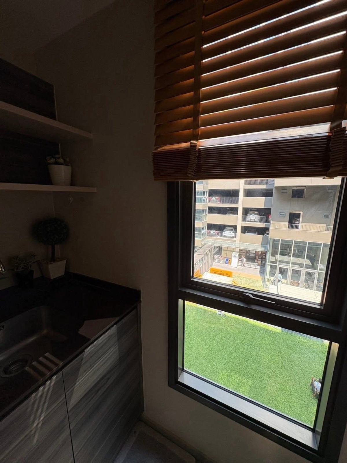 For RentCondoAri,Anusaowaree : ★ Centric Ari Station★ 31 sq m., 4th floor (1 bedroom, 1 bathroom), ★Near BTS Ari★Near La Villa, Big C Phahon Yothin, University of the Thai Chamber of Commerce★ Many amenities★ Fully furnished★