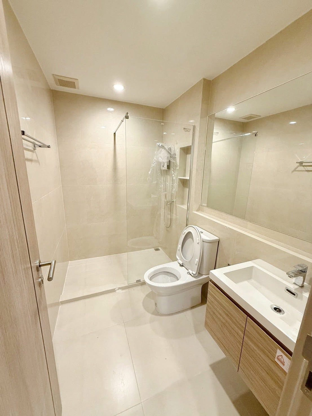 For RentTownhomePattanakan, Srinakarin : Townhouse for rent 📍 Shizen Phatthanakan 32 📍 3 bedrooms, 4 bathrooms, fully furnished and equipped with appliances