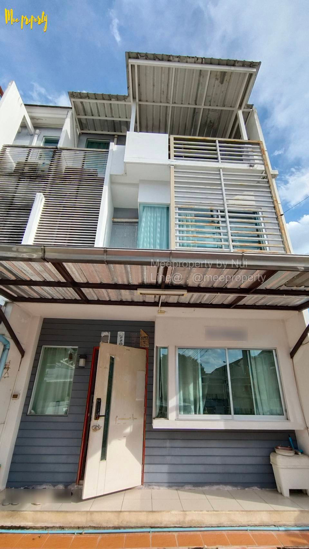 For SaleTownhomeRathburana, Suksawat : 🏡 #For sale: 3-story townhome, corner plot!  New house project 1, Soi Phutthabucha 36 🏡Area: 25.3 sq m. ME-220