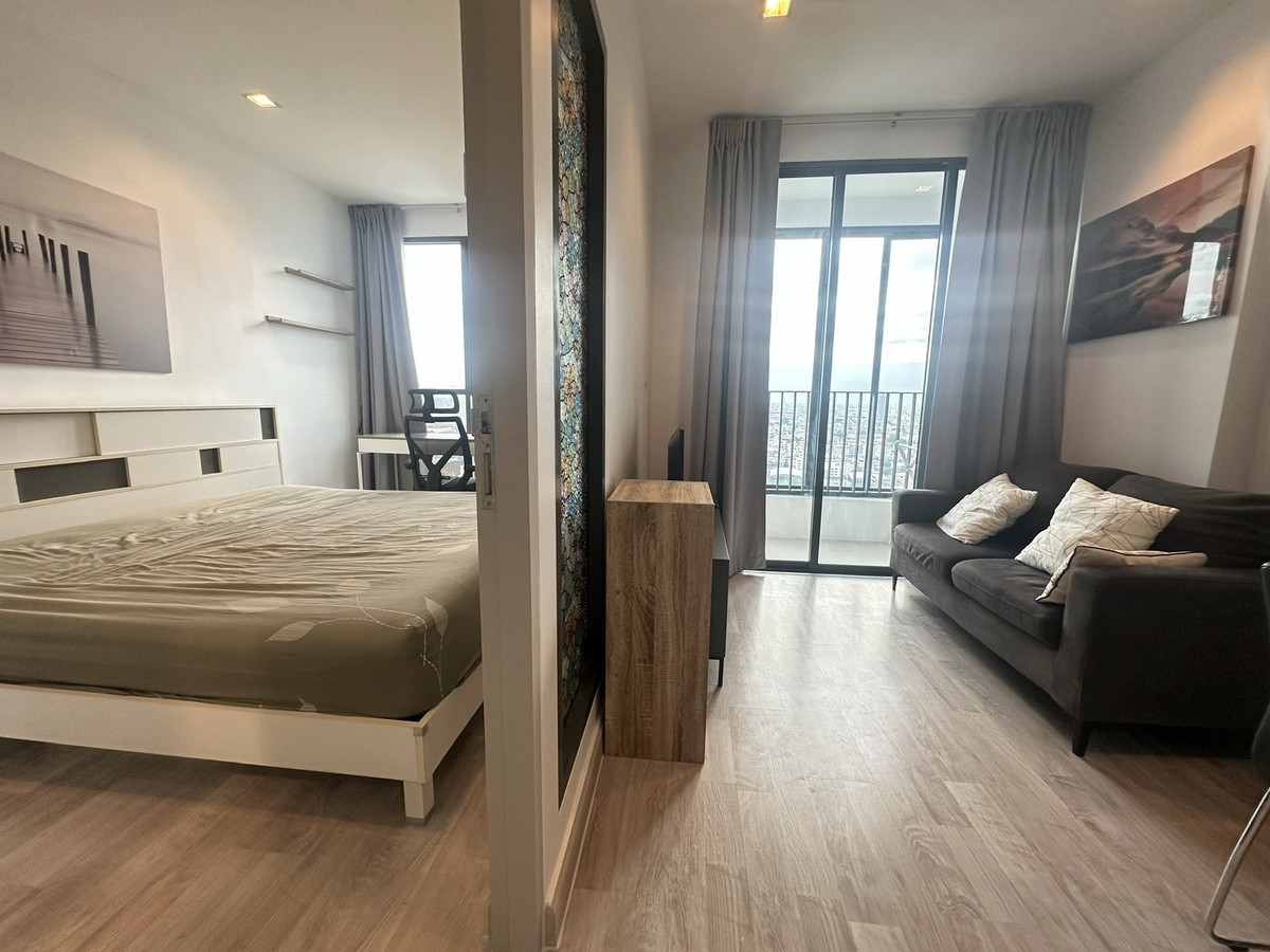 For RentCondoWongwianyai, Charoennakor : For rent, beautiful room, Ideo Mobi Sathorn, next to BTS Thonburi, 50 meters, with furniture + room 31 sq m., only 15,000 baht.
