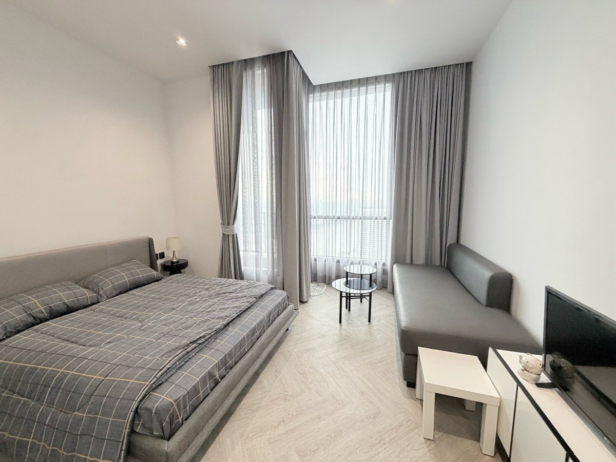 For RentCondoWongwianyai, Charoennakor : Chapter Charoen Nakhon-Riverside, high floor, river view, beautiful room, ready to move in.