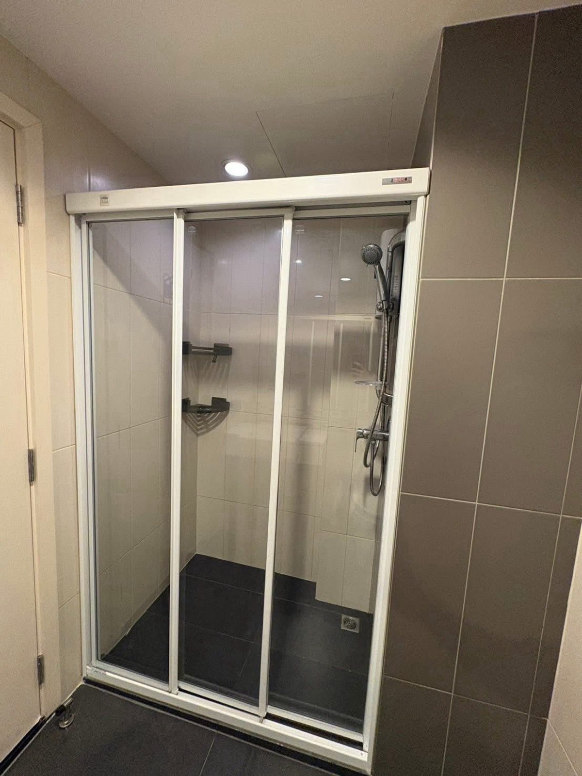 For RentCondoAri,Anusaowaree : ★ Centric Ari Station★ 31 sq m., 4th floor (1 bedroom, 1 bathroom), ★Near BTS Ari★Near La Villa, Big C Phahon Yothin, University of the Thai Chamber of Commerce★ Many amenities★ Fully furnished★