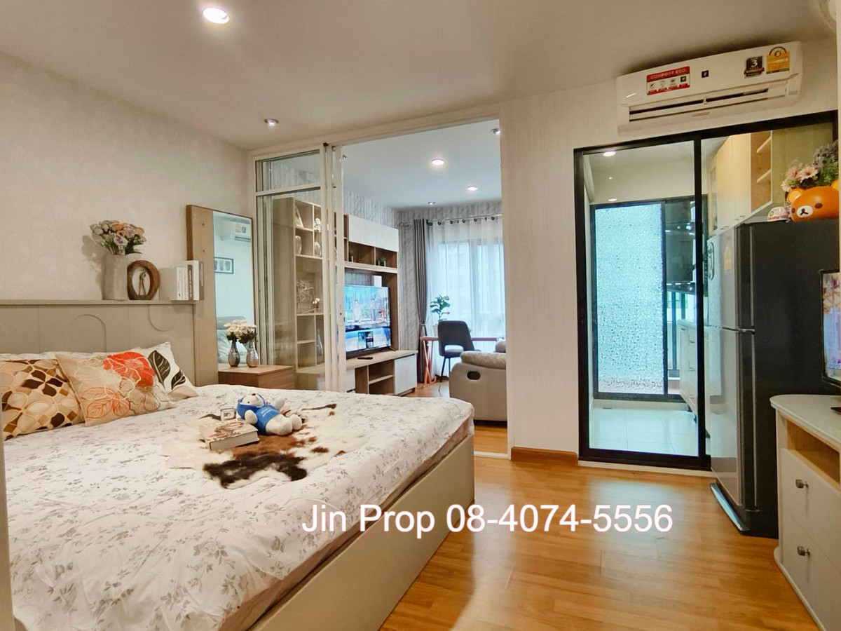 For RentCondoVipawadee, Don Mueang, Lak Si : Owner for rent Condo Regent Home 18 Laksi-Chaengwattana Bts Wat Phra Si 250 m., next to the main road, not into the alley.