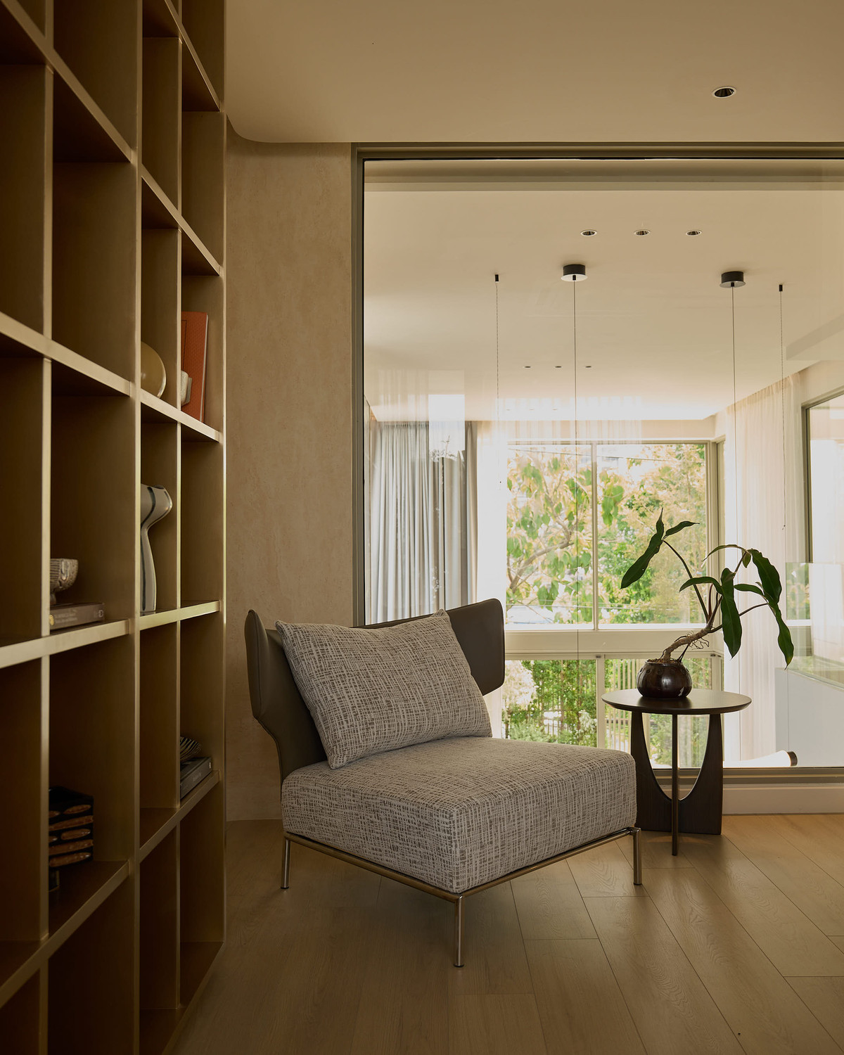 For SaleTownhomeSukhumvit, Asoke, Thonglor : 📢👇 5-storey townhome with a private lift, with the option to customize the space into either a swimming pool or a garden. You can design the interior layout and number of rooms according to your needs. Ideal for both home office use and residence