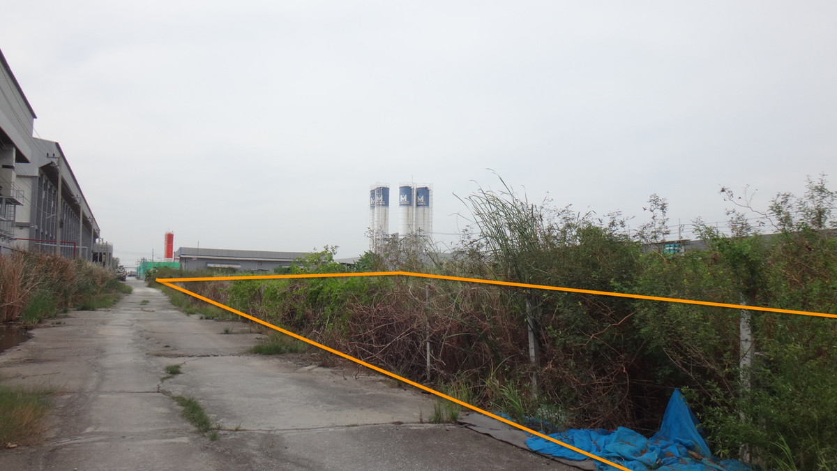 For SaleLandSamut Prakan,Samrong : 3 rai of vacant land for sale – potential location in the purple zone, suitable for building a factory/warehouse. Road along the Suvarnabhumi Water Canal