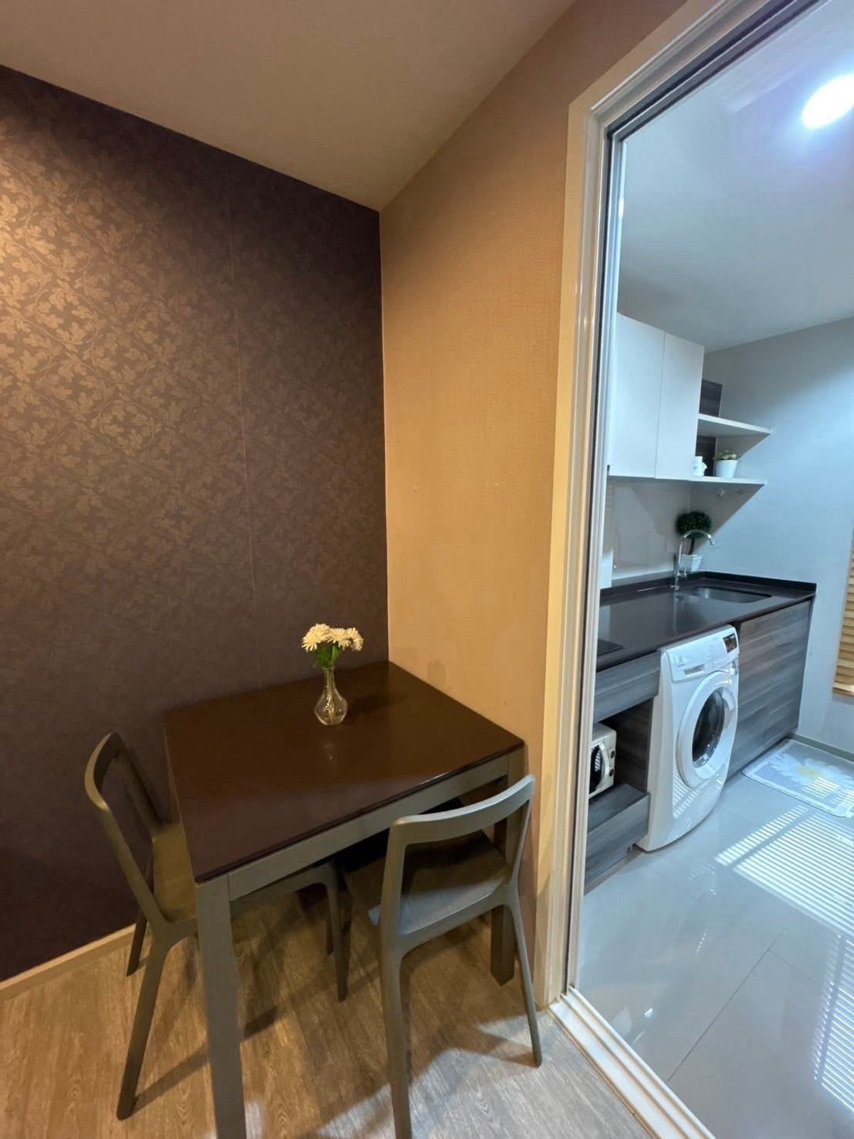For RentCondoAri,Anusaowaree : ★ Centric Ari Station★ 31 sq m., 4th floor (1 bedroom, 1 bathroom), ★Near BTS Ari★Near La Villa, Big C Phahon Yothin, University of the Thai Chamber of Commerce★ Many amenities★ Fully furnished★