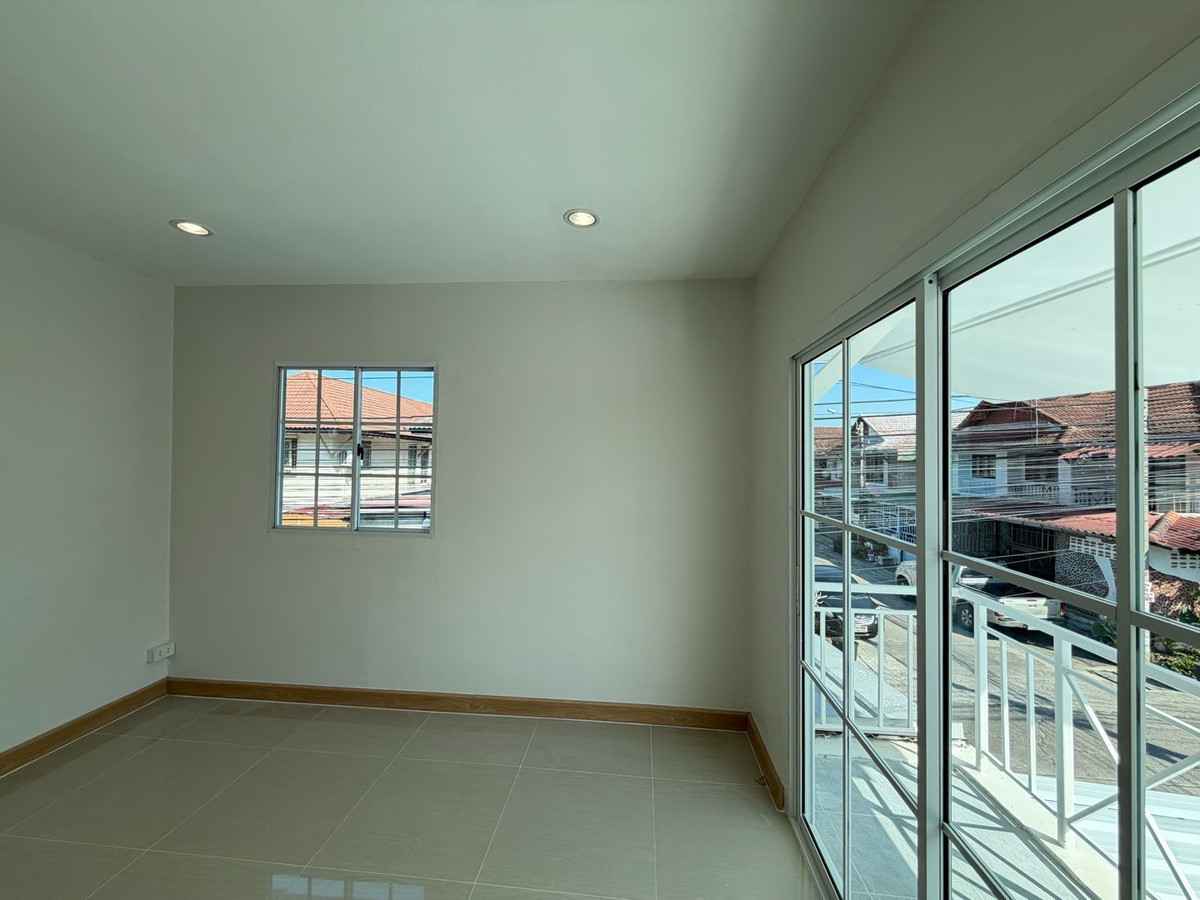 ขายทาวน์โฮมนนทบุรี บางใหญ่ บางบัวทอง : 🏠ขายทาวน์เฮ้าส์รีโนเวท 24 ตร.วา. หลังมุม 2ชั้น 3นอน บ้านพฤกษา3 บางบัวทอง