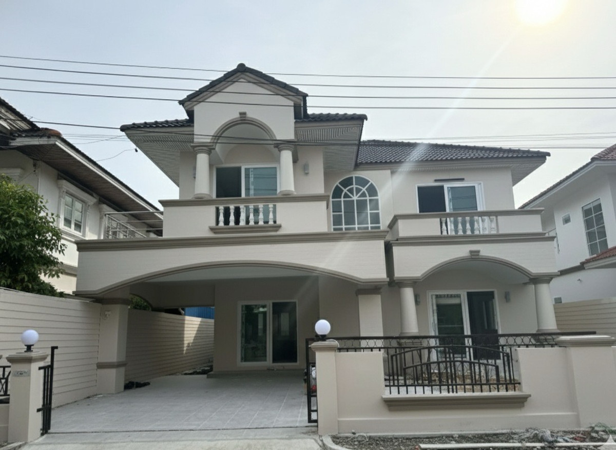 For SaleHouseBangna, Bearing, Lasalle : ✨ Who says a spacious detached house has to be expensive?! ✨