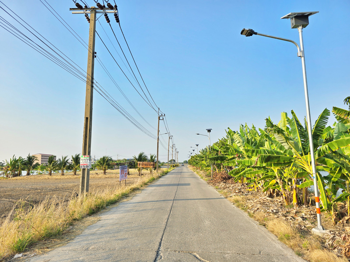 For SaleLandBangna, Bearing, Lasalle : HOT Pro! Land for sale, 10 rai, Bang Sao Thong Subdistrict, Bang Sao Thong District, next to a public road, 12 meter wide road (connecting Highway 3068), close to Bang Sao Thong Hospital, only 500 meters, prime location, high growth future.