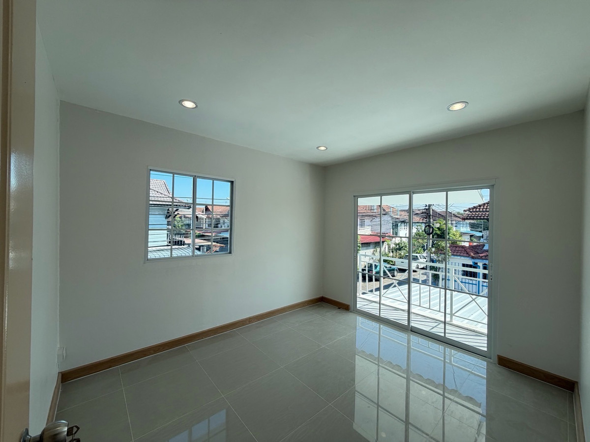 ขายทาวน์โฮมนนทบุรี บางใหญ่ บางบัวทอง : 🏠ขายทาวน์เฮ้าส์รีโนเวท 24 ตร.วา. หลังมุม 2ชั้น 3นอน บ้านพฤกษา3 บางบัวทอง