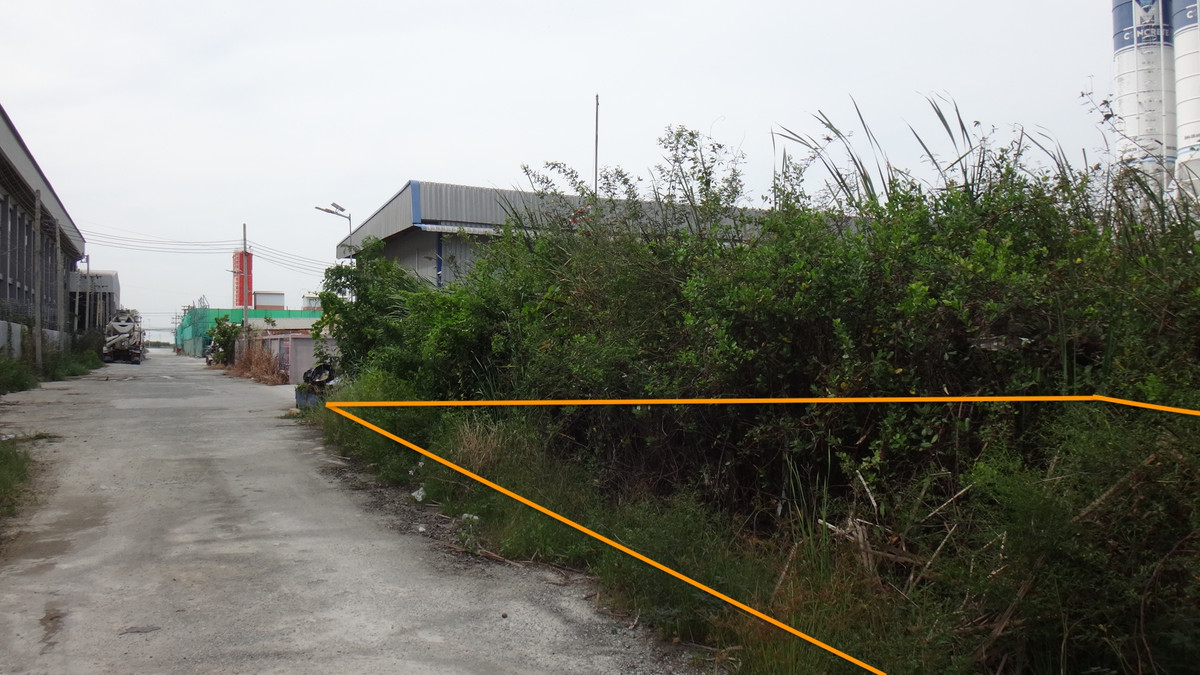 For SaleLandSamut Prakan,Samrong : 3 rai of vacant land for sale – potential location in the purple zone, suitable for building a factory/warehouse. Road along the Suvarnabhumi Water Canal