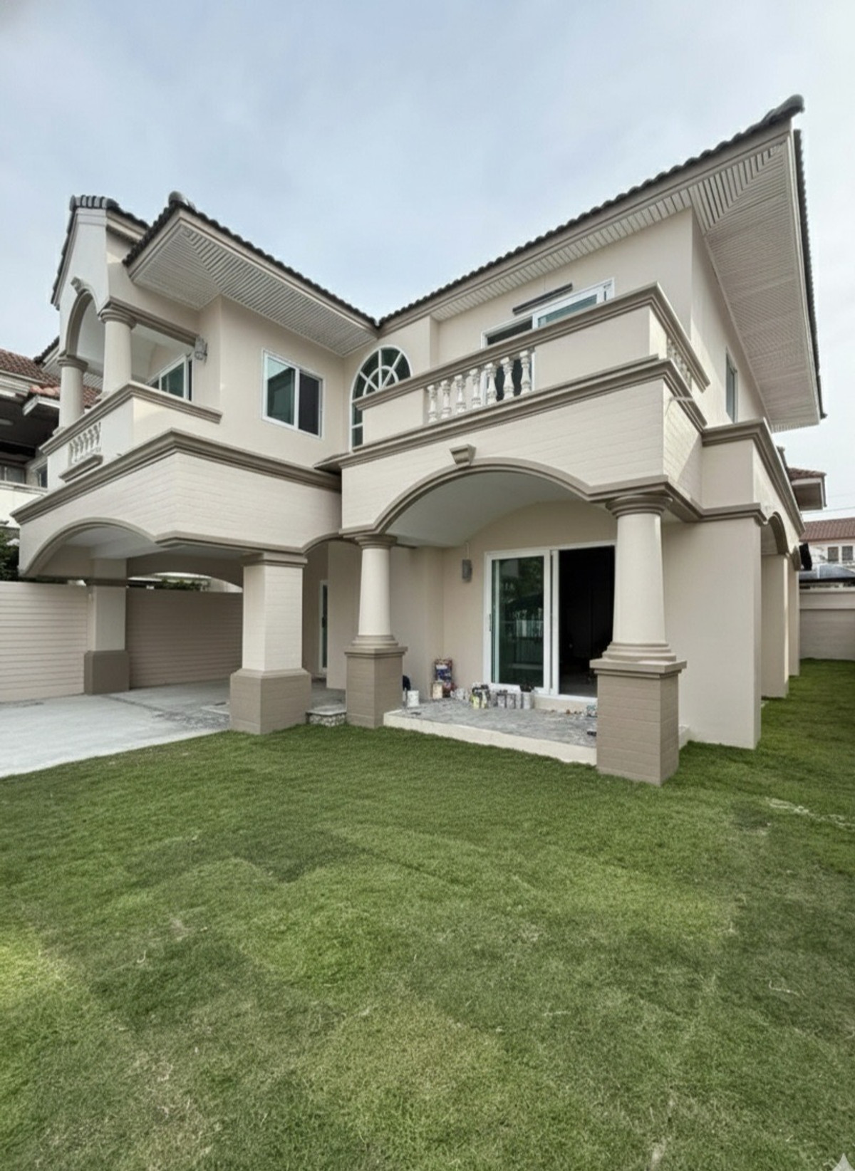 For SaleHouseBangna, Bearing, Lasalle : ✨ Who says a spacious detached house has to be expensive?! ✨