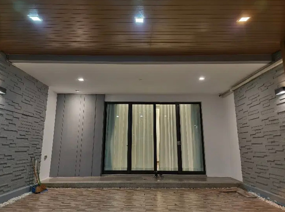 ให้เช่าทาวน์โฮมสมุทรปราการ สำโรง : เช่าทาวน์โฮม 3 ชั้น ม.เฟล็ก บางนา สวย ทำเลดี ใกล้ ศูนย์การค้าเมกะ บางนา สนใจแอตไลน์ครับ@841qqlnr