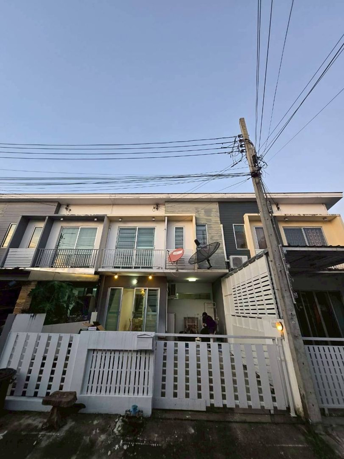 For RentTownhomeSamut Prakan,Samrong : (Code HR070) House for rent, The Connect 10 Bearing Station project, near Big C Supercenter Srinakarin.