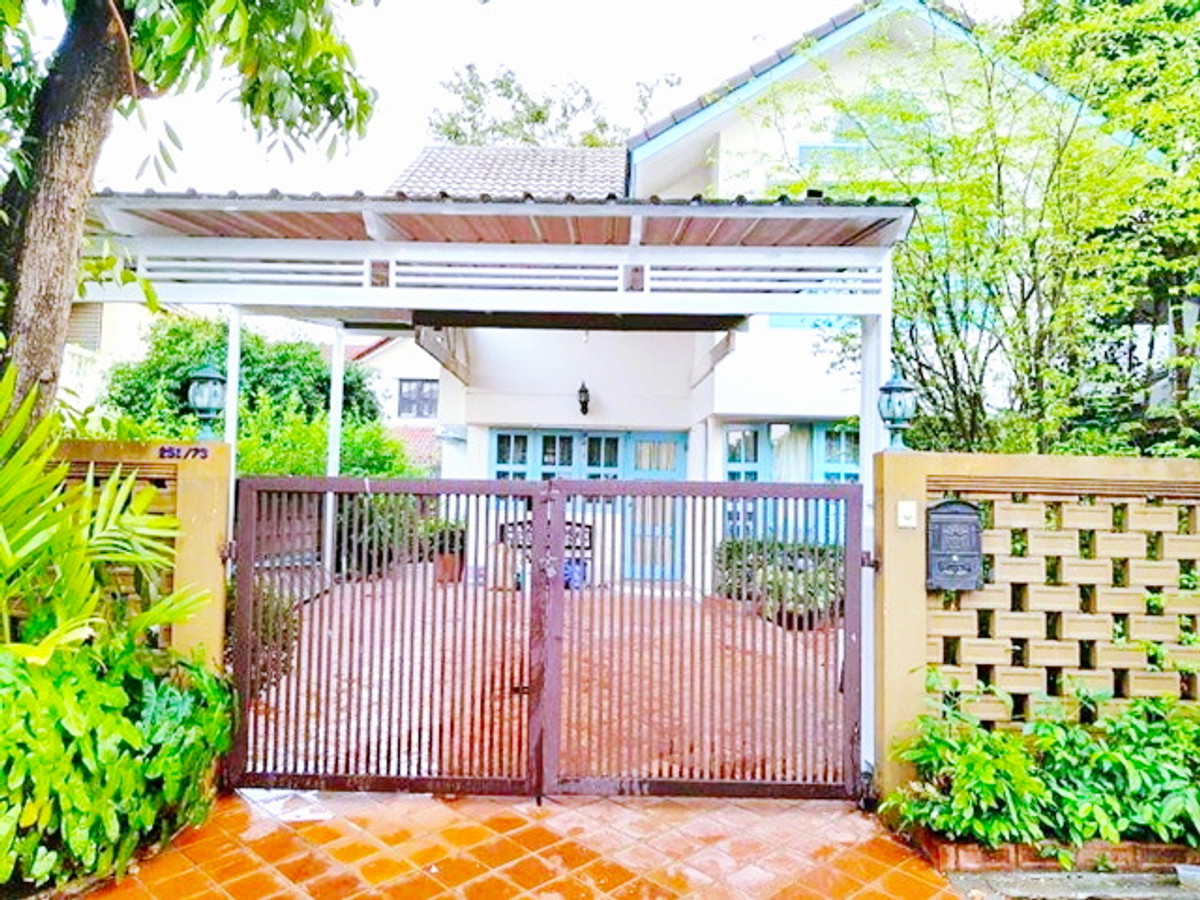 For RentHouseMin Buri, Romklao : MRT Sammakorn 1km. 2-story detached house for rent with beautiful furniture good condition 60 sq.wa.