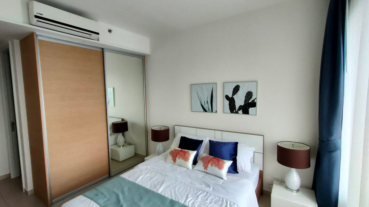 ให้เช่าคอนโดสุขุมวิท อโศก ทองหล่อ : The Lofts Ekkamai — 1BR โมเดิร์น พร้อมอยู่ วิวเมืองทิศใต้