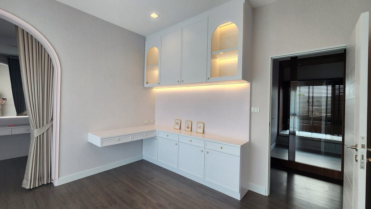 ให้เช่าบ้านเสรีไทย-นิด้า : ให้เช่า บางกอก บูเลอวาร์ด ซิกเนเจอร์ ลาดพร้าว เสรีไทย ใกล้นิด้า 4 นอน ตกแต่งหรู 