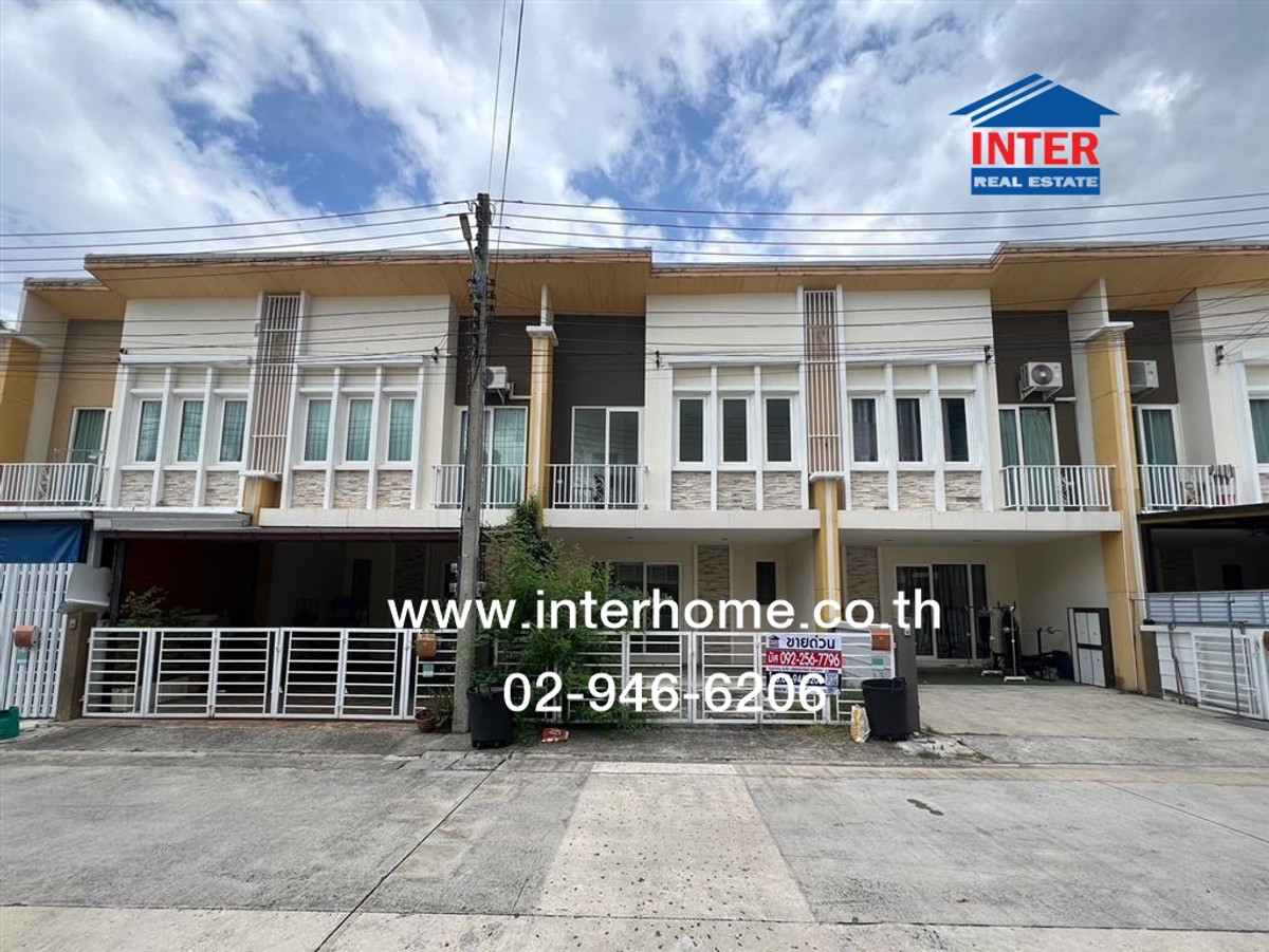 For SaleTownhomeMahachai Samut Sakhon : Townhouse, 2 floors, 21.2 sq m, Golden Town Village, Rama 2, Soi Phanthai Norasing, Rama 2 Road, Mueang Samut Sakhon, Samut Sakhon.