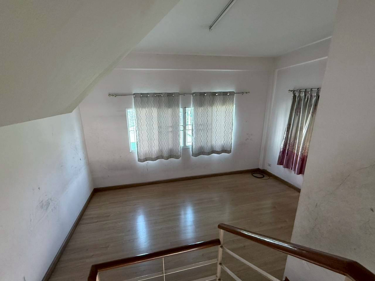 For SaleTownhomeNawamin, Ramindra : Townhouse for sale Montienthip Village, Khubon 1 (Baan Montaintip), corner house near the BTS. Ramintra Station Km.9