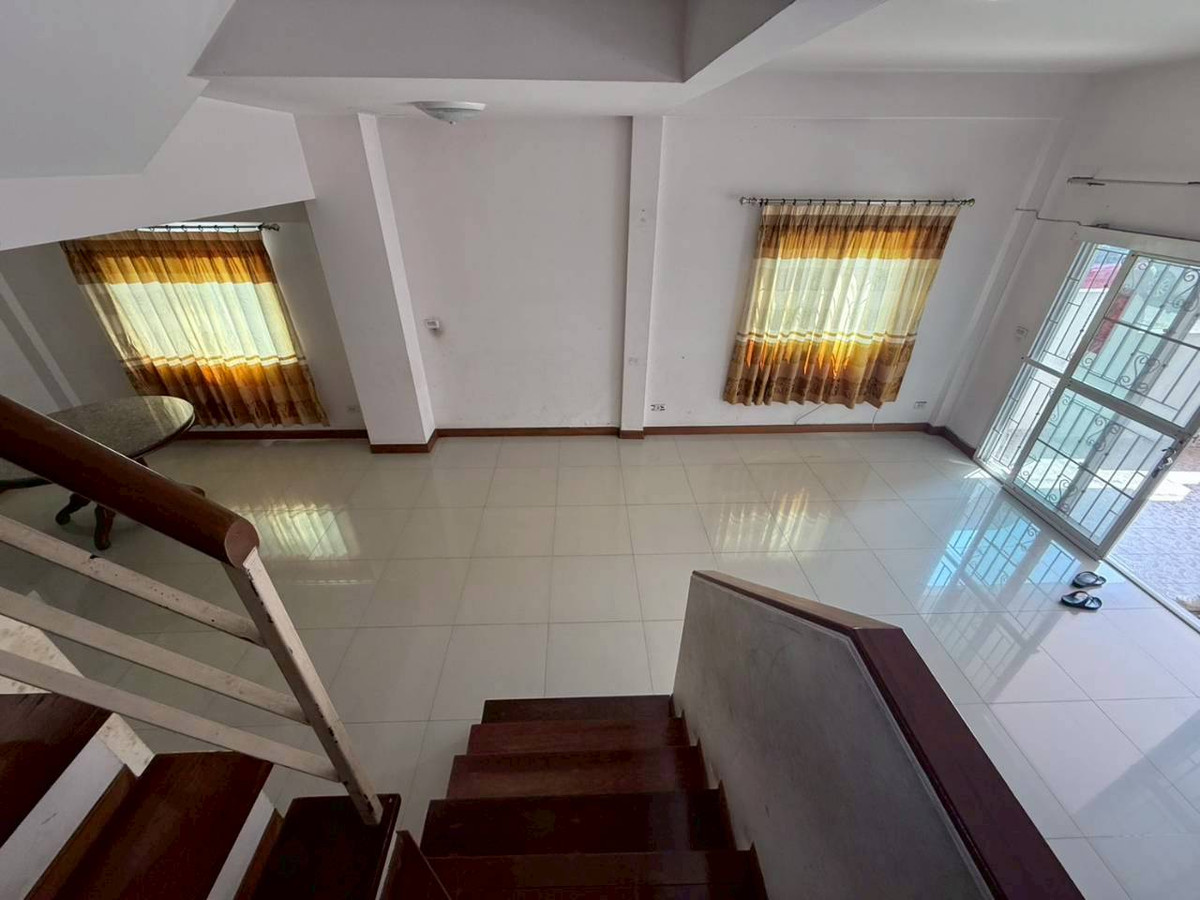 For SaleTownhomeNawamin, Ramindra : Townhouse for sale Montienthip Village, Khubon 1 (Baan Montaintip), corner house near the BTS. Ramintra Station Km.9