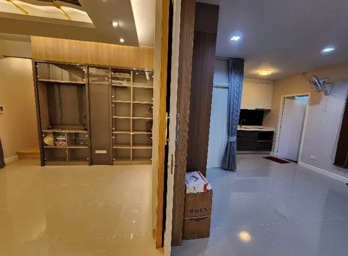 ให้เช่าทาวน์โฮมสมุทรปราการ สำโรง : เช่าทาวน์โฮม 3 ชั้น ม.เฟล็ก บางนา สวย ทำเลดี ใกล้ ศูนย์การค้าเมกะ บางนา สนใจแอตไลน์ครับ@841qqlnr