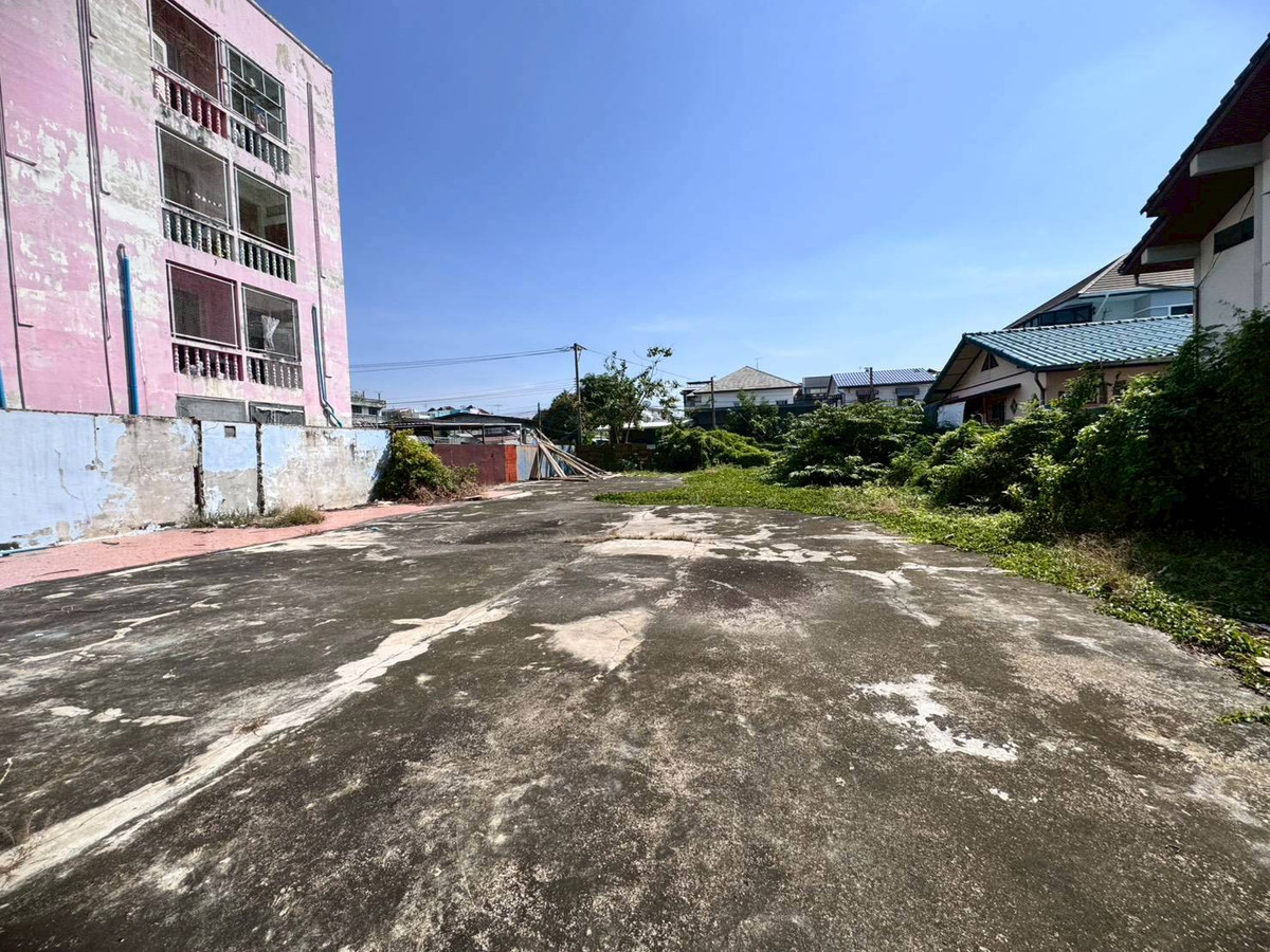 For SaleLandBangna, Bearing, Lasalle : Land for sale, already filled, Soi Lasalle 26, good location, 250 meters from the entrance of the alley (N.1930)