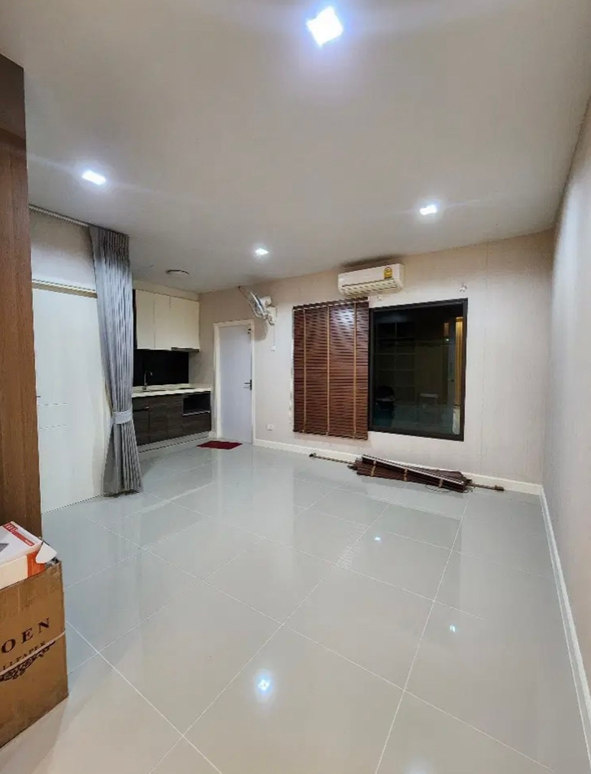 ให้เช่าทาวน์โฮมสมุทรปราการ สำโรง : เช่าทาวน์โฮม 3 ชั้น ม.เฟล็ก บางนา สวย ทำเลดี ใกล้ ศูนย์การค้าเมกะ บางนา สนใจแอตไลน์ครับ@841qqlnr