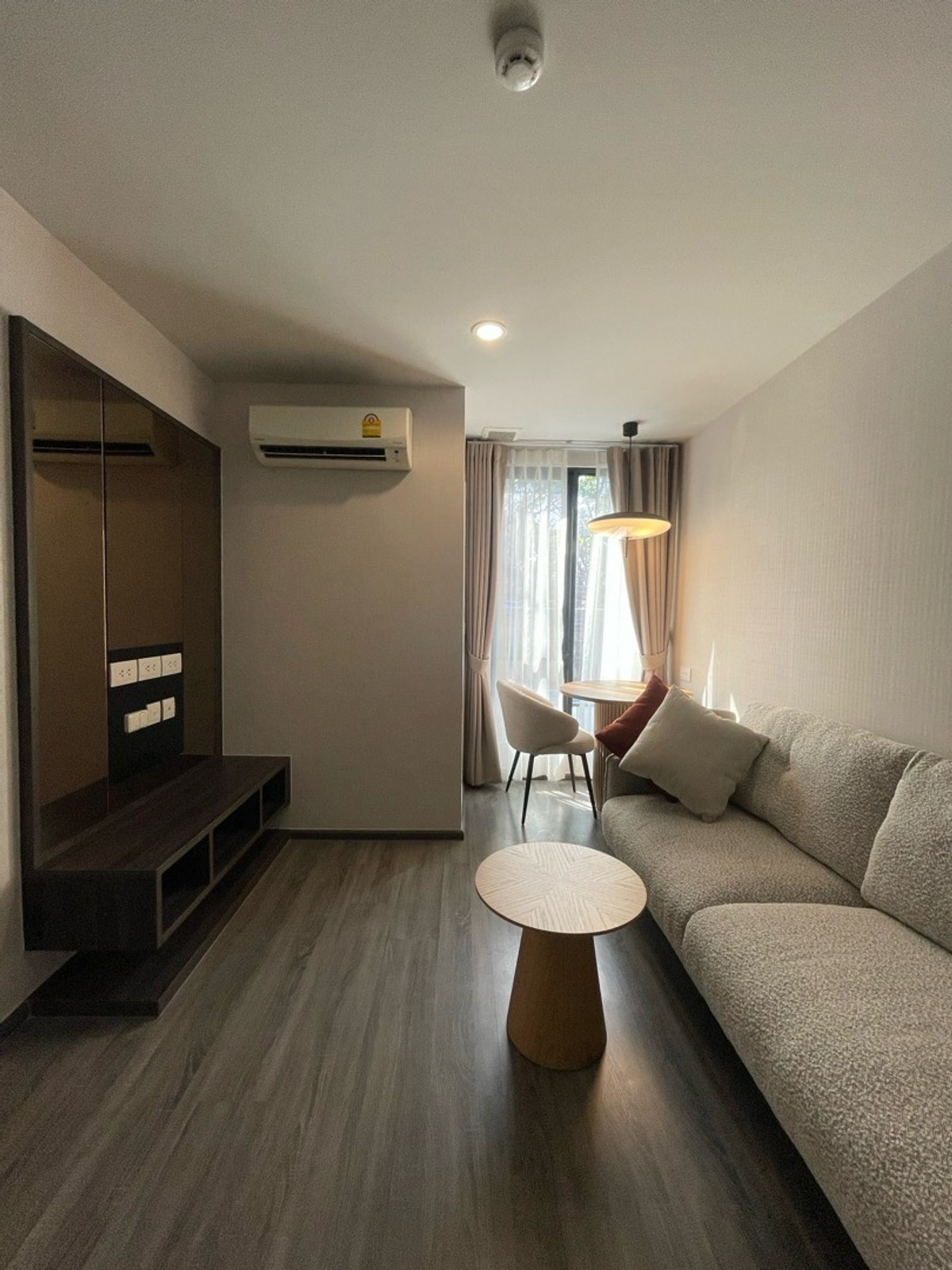 ขายคอนโดสุขุมวิท อโศก ทองหล่อ : Ideo Mobi Sukhumvit 40 — 1 Bedroom ราคาปิดตึก โทรสอบถาม 0636569606