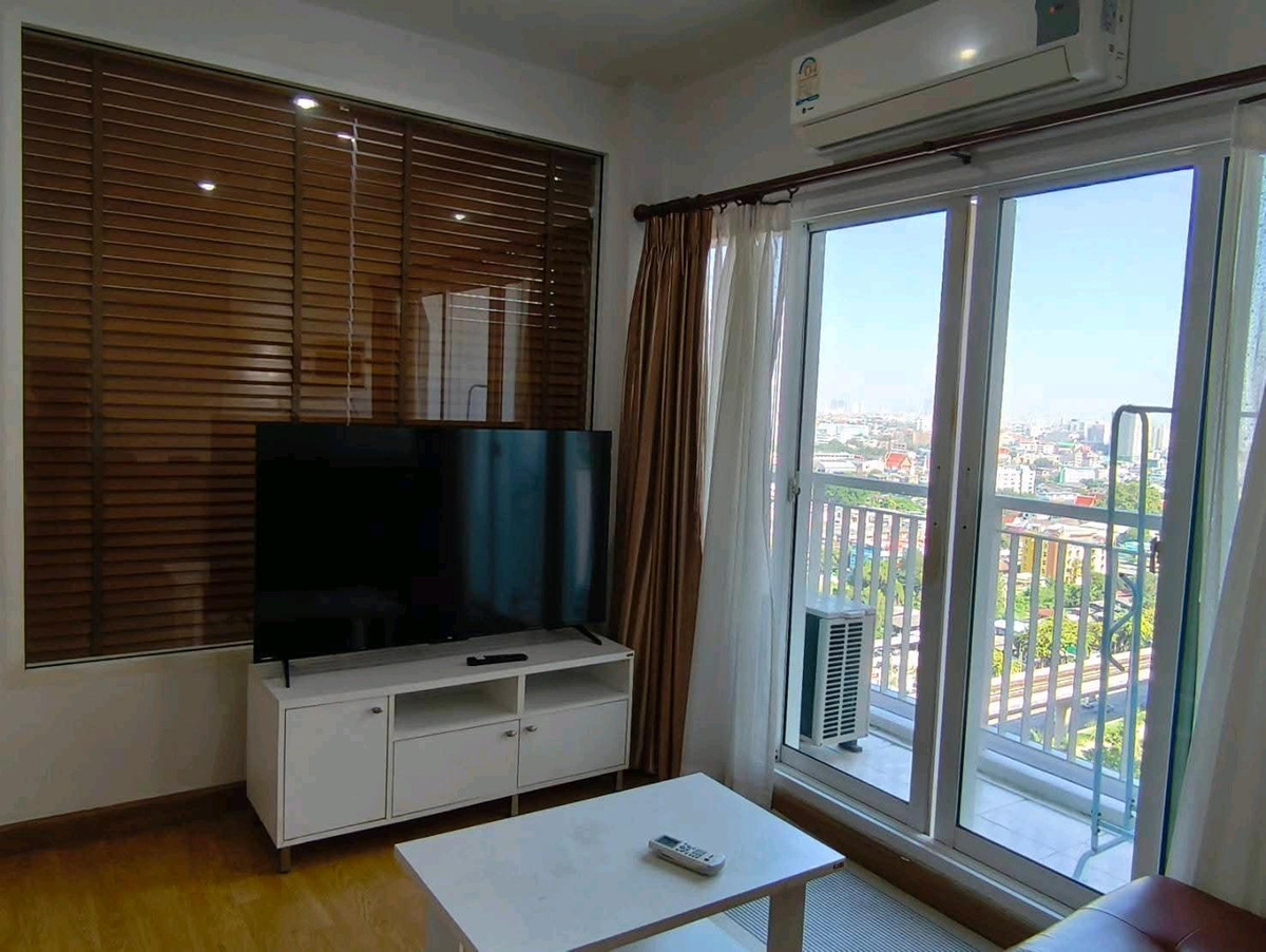 For RentCondoThaphra, Talat Phlu, Wutthakat : For rent Parkland grand taksin near BTS Talat Phlu. The room is ready to move in. There is a washing machine.