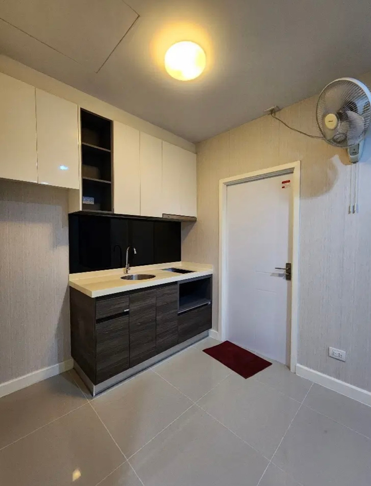 ให้เช่าทาวน์โฮมสมุทรปราการ สำโรง : เช่าทาวน์โฮม 3 ชั้น ม.เฟล็ก บางนา สวย ทำเลดี ใกล้ ศูนย์การค้าเมกะ บางนา สนใจแอตไลน์ครับ@841qqlnr