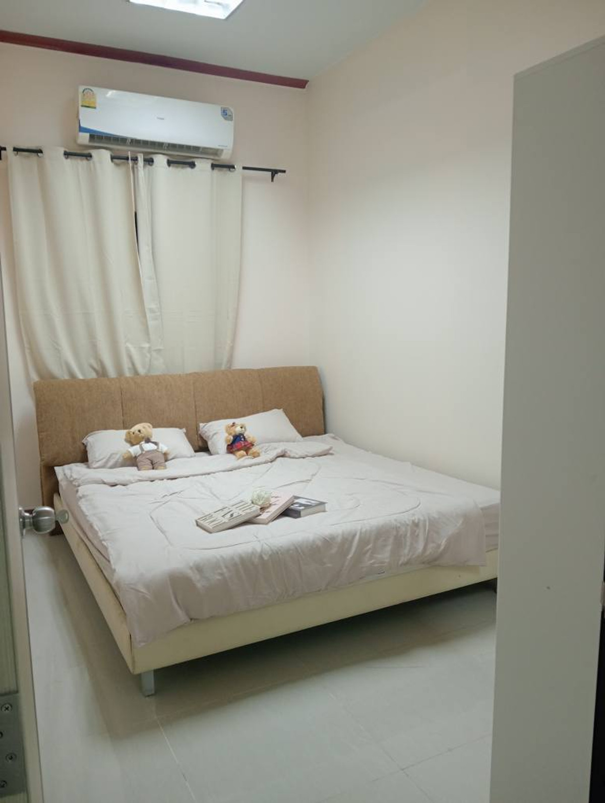 For RentCondoRatchadapisek, Huaikwang, Suttisan : For rent, 2 bedrooms, 60 sq m. Condo Sriwara Mansion, near MRT Cultural Center (HR073)