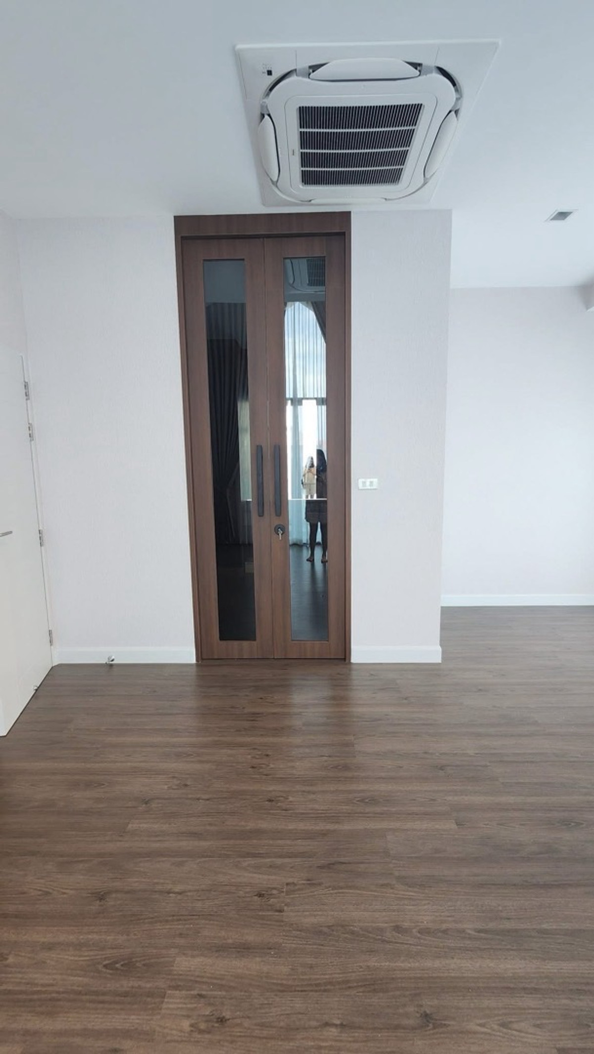 ให้เช่าบ้านเสรีไทย-นิด้า : ให้เช่า บางกอก บูเลอวาร์ด ซิกเนเจอร์ ลาดพร้าว เสรีไทย ใกล้นิด้า 4 นอน ตกแต่งหรู 