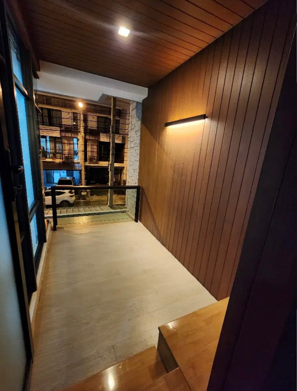 ให้เช่าทาวน์โฮมสมุทรปราการ สำโรง : เช่าทาวน์โฮม 3 ชั้น ม.เฟล็ก บางนา สวย ทำเลดี ใกล้ ศูนย์การค้าเมกะ บางนา สนใจแอตไลน์ครับ@841qqlnr