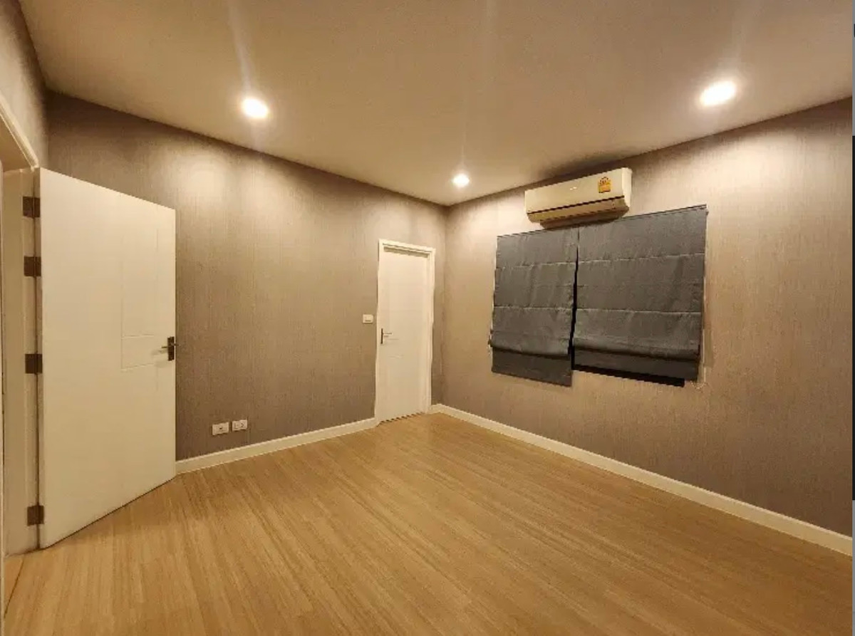 ให้เช่าทาวน์โฮมสมุทรปราการ สำโรง : เช่าทาวน์โฮม 3 ชั้น ม.เฟล็ก บางนา สวย ทำเลดี ใกล้ ศูนย์การค้าเมกะ บางนา สนใจแอตไลน์ครับ@841qqlnr