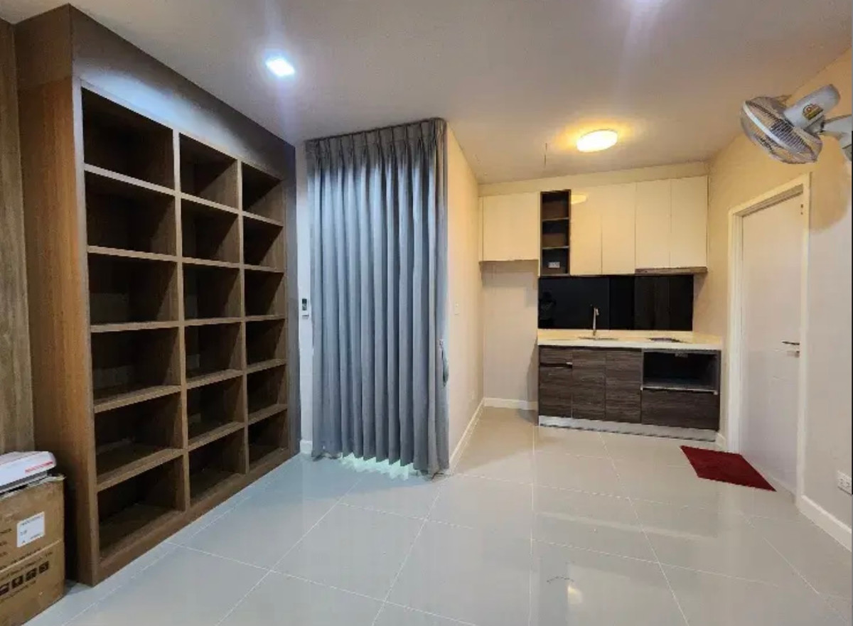 ให้เช่าทาวน์โฮมสมุทรปราการ สำโรง : เช่าทาวน์โฮม 3 ชั้น ม.เฟล็ก บางนา สวย ทำเลดี ใกล้ ศูนย์การค้าเมกะ บางนา สนใจแอตไลน์ครับ@841qqlnr